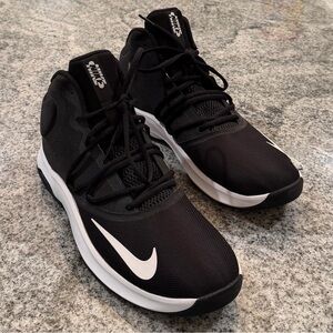 Nike Air Versatile IV Black Mid Basketball Shoes/Sneakers Size 13 AT1199-002 EUC